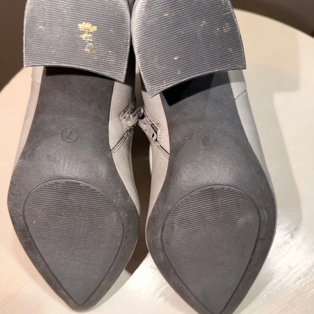 Serra grey ankle